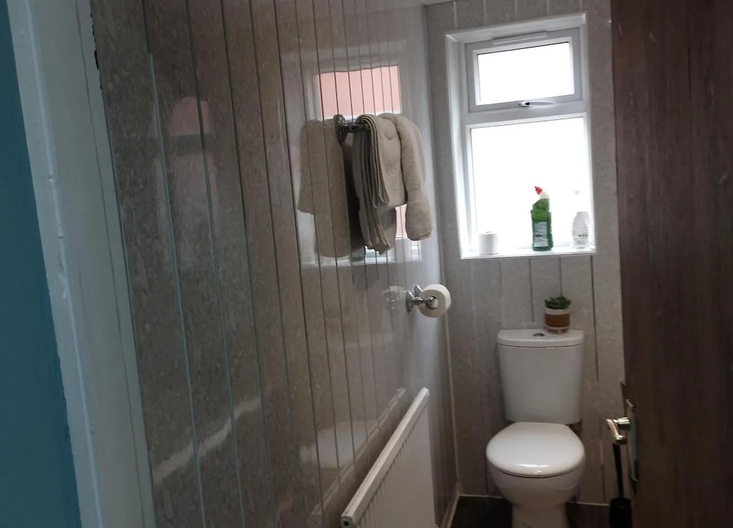 An Exquisite Deluxe Room In A Hotel - Free Parking - With Access To Resturant - Shisha Bar- Wine Bar Leeds  Leeds (West Yorkshire)
