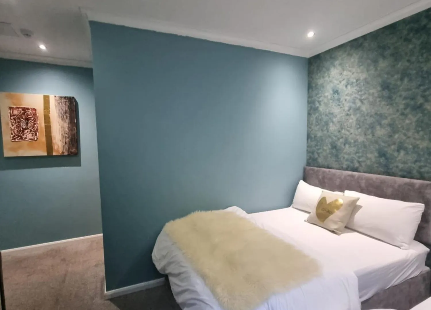 An Exquisite Deluxe Room In A Hotel - Free Parking - With Access To Resturant - Shisha Bar- Wine Bar Λιντς Ξενοδοχείο με διαμερίσματα