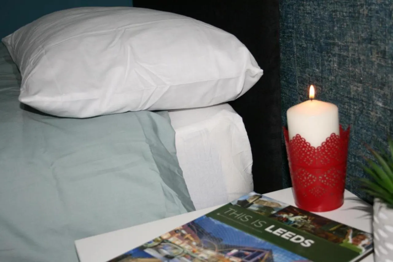 Ξενοδοχείο με διαμερίσματα An Exquisite Deluxe Room In A Hotel - Free Parking - With Access To Resturant - Shisha Bar- Wine Bar Λιντς