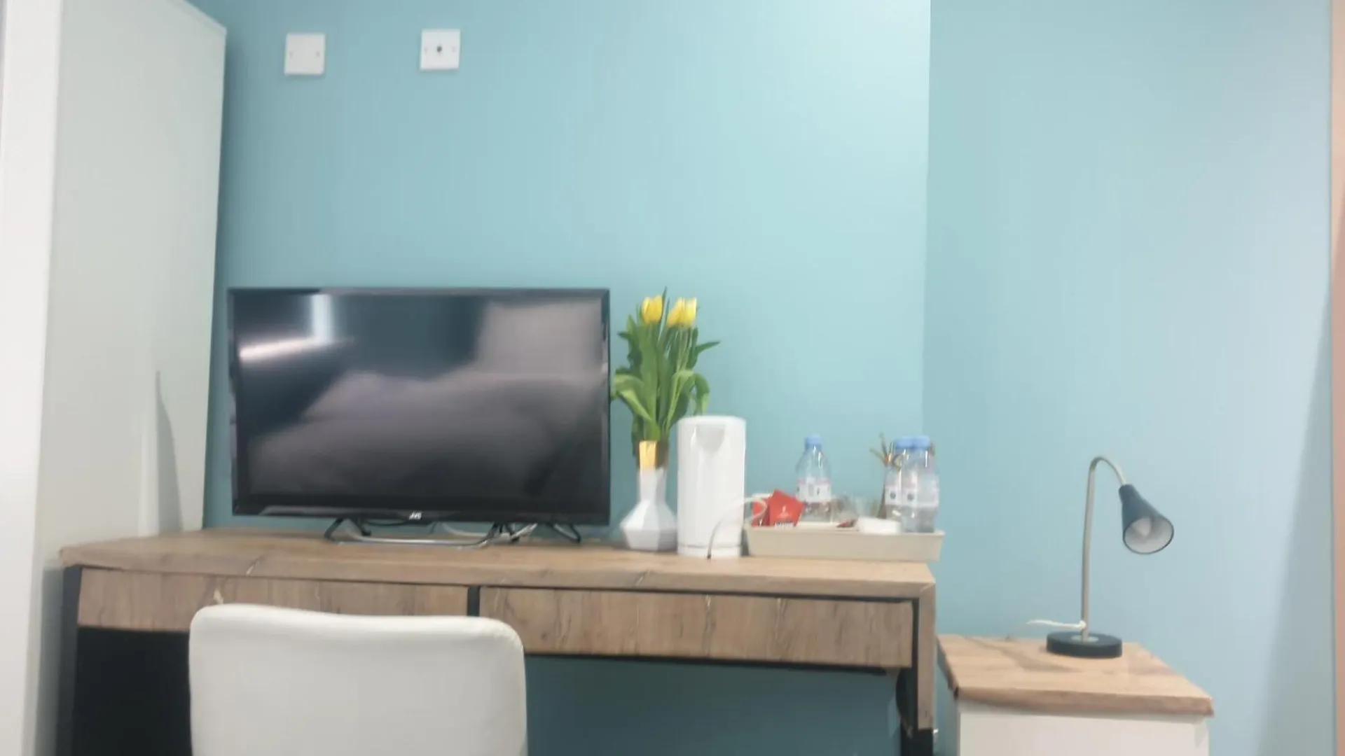 Ξενοδοχείο με διαμερίσματα An Exquisite Deluxe Room In A Hotel - Free Parking - With Access To Resturant - Shisha Bar- Wine Bar Λιντς